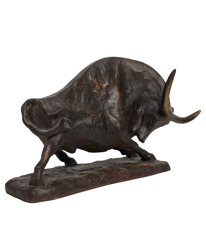 Ridge Bull Sculpture